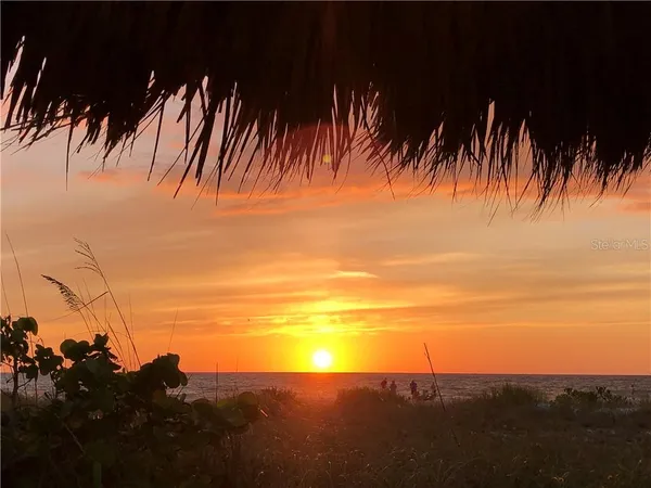 a view of a terrace with sky view