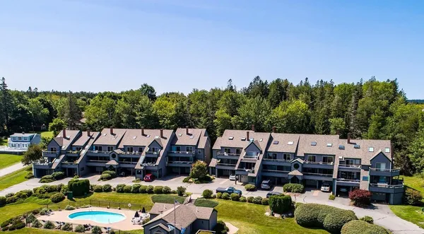 $985,000 | 10 Robinson Lane, Unit 18, Southwest Harbor, ME 04679