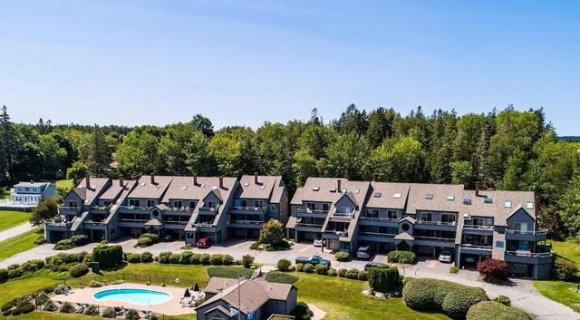 $985,000 | 10 Robinson Lane, Unit 18, Southwest Harbor, ME 04679