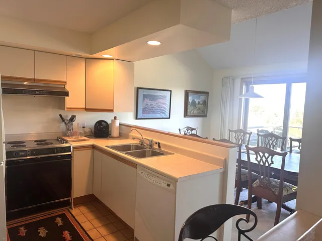 $985,000 | 10 Robinson Lane, Unit 18, Southwest Harbor, ME 04679