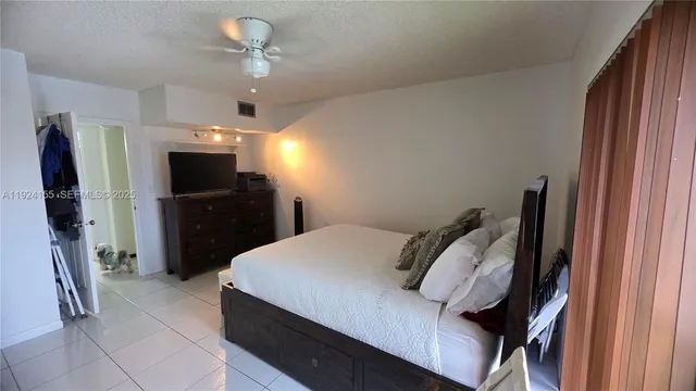 $1,600 | 5991 Washington Street, Unit 225, Hollywood, FL 33023