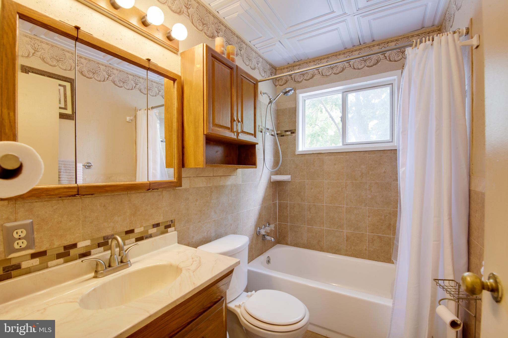 1025 Southridge Road Baltimore, MD 21228 - Photo 18 of 31