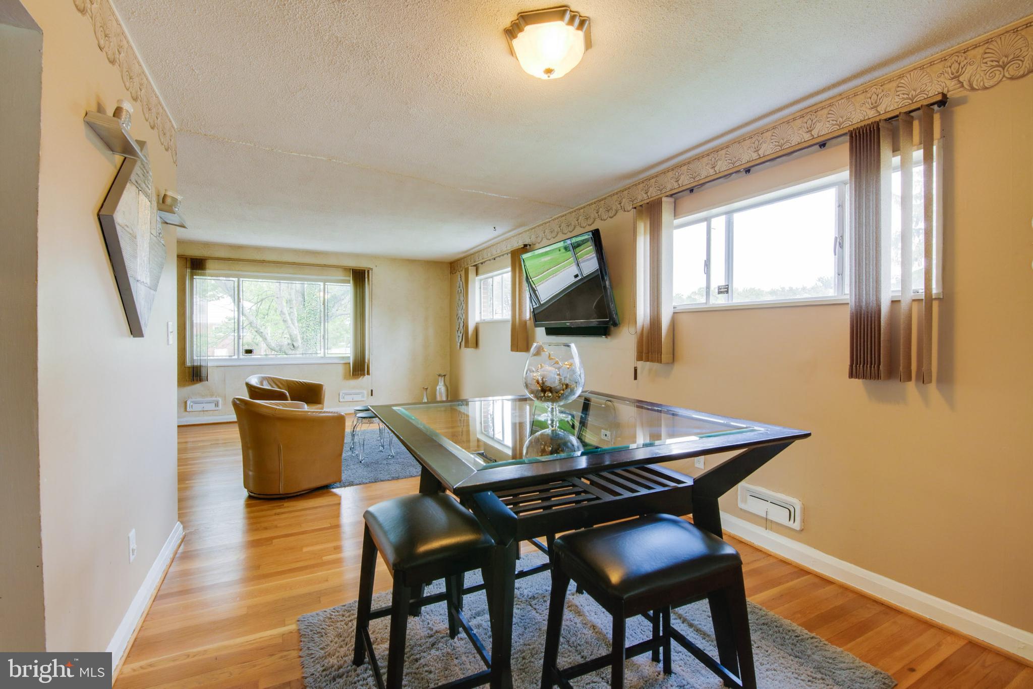 1025 Southridge Road Baltimore, MD 21228 - Photo 9 of 31