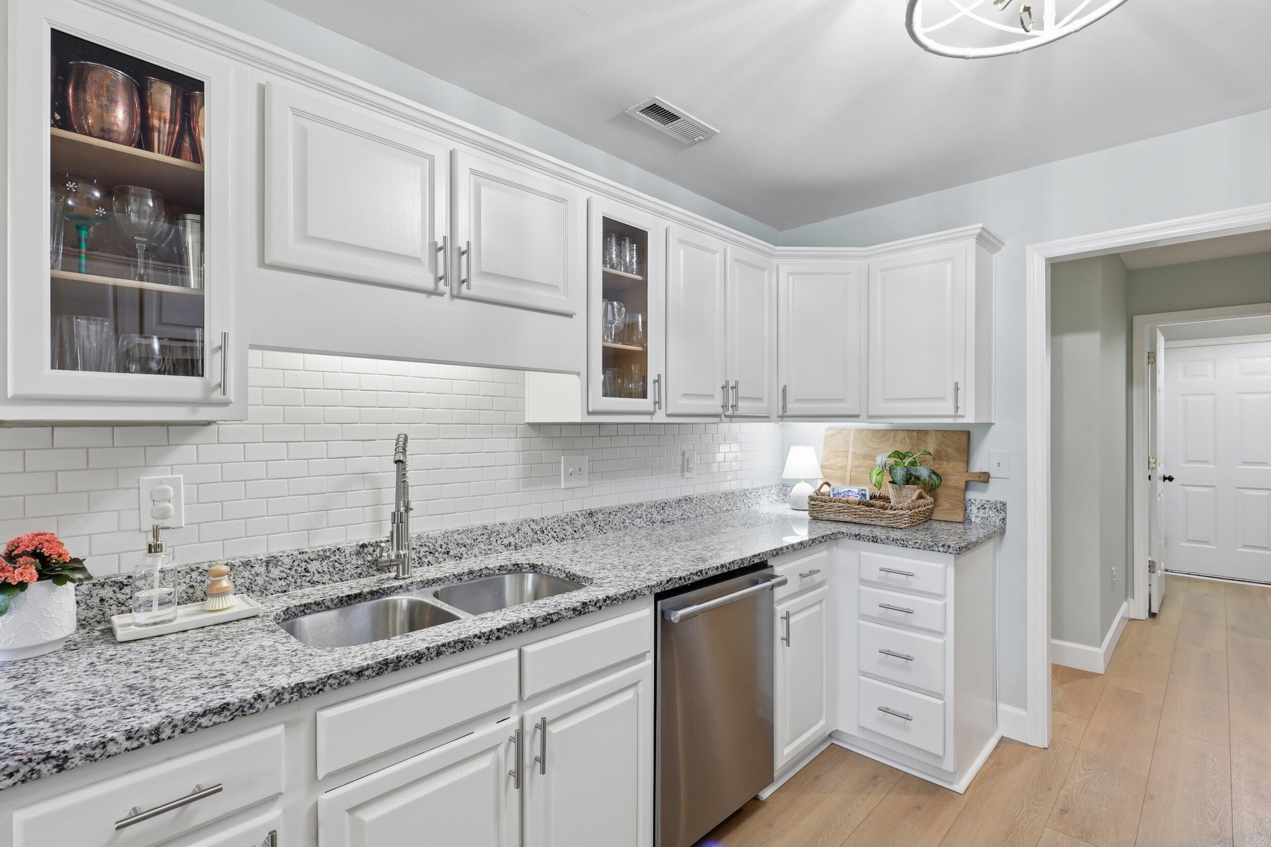 306 Hook Lane Mount Pleasant, SC 29464 - Photo 9 of 35 11_ru4a1111