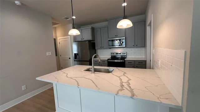 $1,950 | 380 North Dallas Street, Palmer, TX 75152