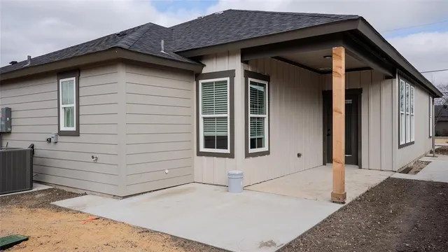 $1,950 | 380 North Dallas Street, Palmer, TX 75152