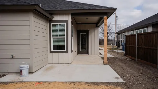 $1,950 | 380 North Dallas Street, Palmer, TX 75152