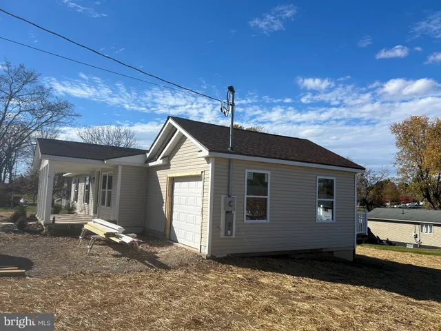 $320,000 | 415 East 10th Avenue, Ranson, WV 25438