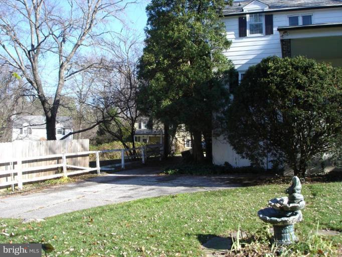 1205 Lake Falls Road Baltimore, MD 21210 - Photo 19 of 20 End of driveway w/extra parking