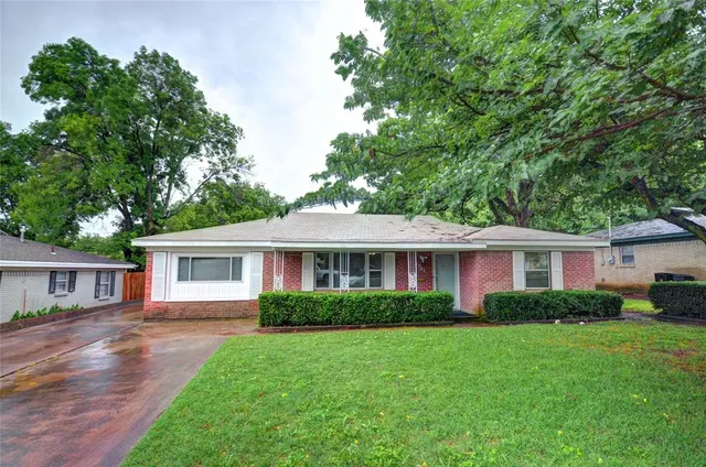 $1,895 | 4004 Caddo Trail, Lake Worth, TX 76135