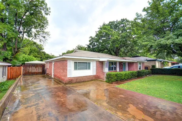 $1,895 | 4004 Caddo Trail, Lake Worth, TX 76135