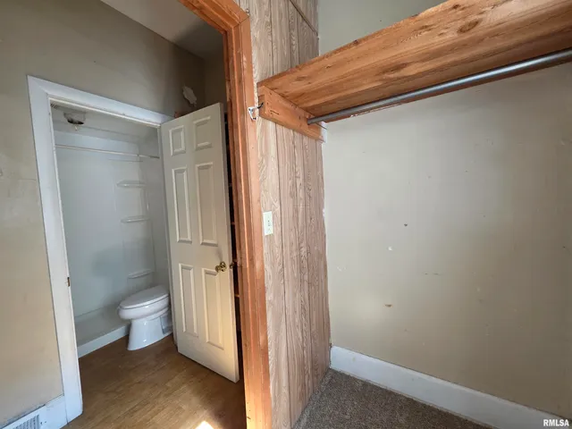 $189,900 | 1403 West Main Street, Peoria, IL 61606