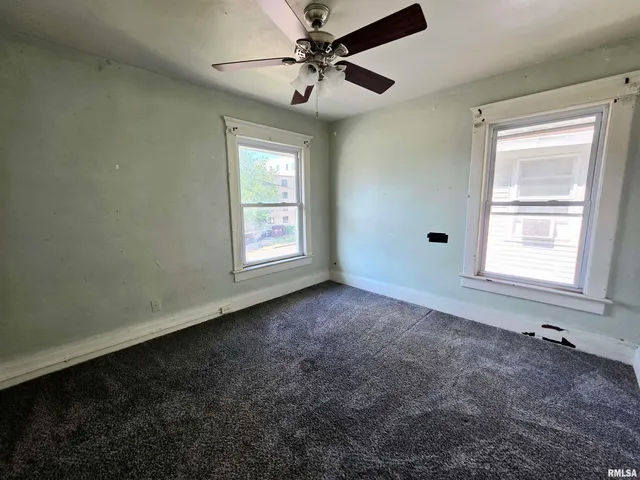 $189,900 | 1403 West Main Street, Peoria, IL 61606