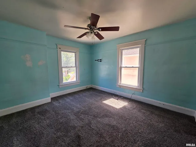 $189,900 | 1403 West Main Street, Peoria, IL 61606