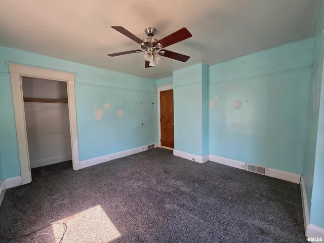 $189,900 | 1403 West Main Street, Peoria, IL 61606