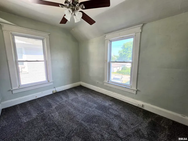 $189,900 | 1403 West Main Street, Peoria, IL 61606