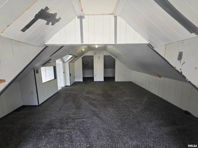 $189,900 | 1403 West Main Street, Peoria, IL 61606