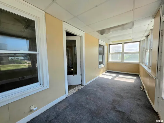 $189,900 | 1403 West Main Street, Peoria, IL 61606