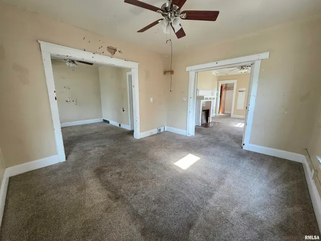 $189,900 | 1403 West Main Street, Peoria, IL 61606