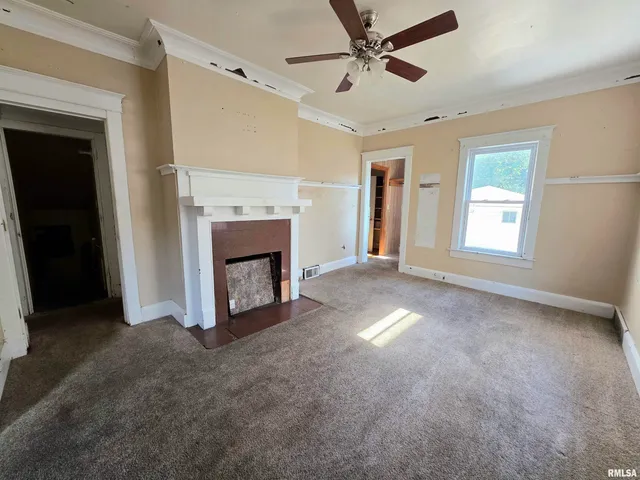 $189,900 | 1403 West Main Street, Peoria, IL 61606