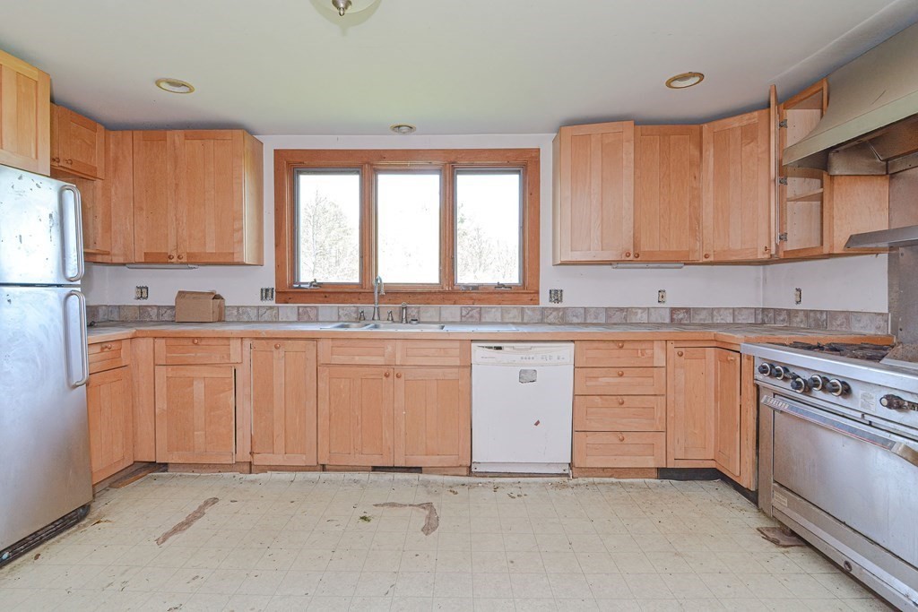 74 South Chesterfield Road Williamsburg, MA 01096 - Photo 11 of 42 Gallery Image 11