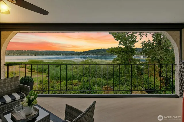 $868,000 | 16925 Inglewood Road Northeast, Unit B305, Kenmore, WA 98028