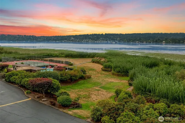 $868,000 | 16925 Inglewood Road Northeast, Unit B305, Kenmore, WA 98028