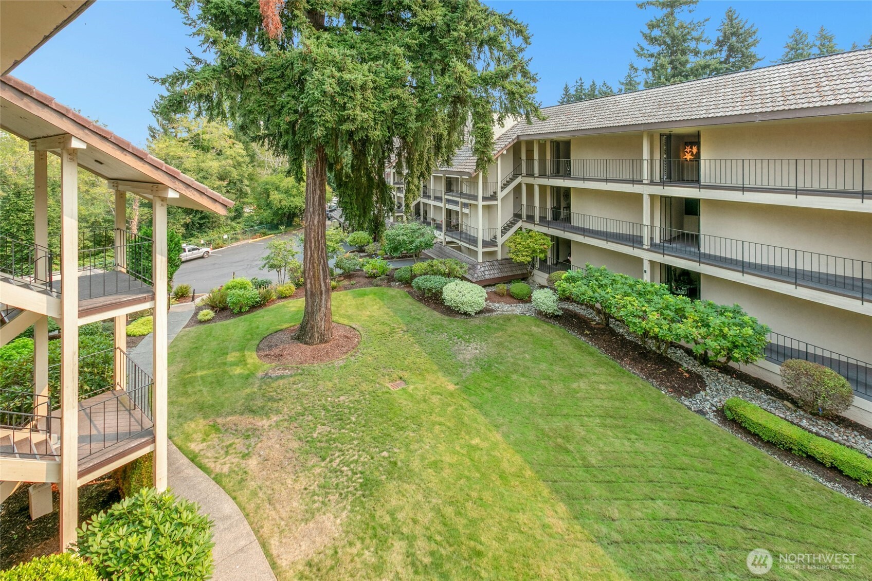 16925 Inglewood Road Northeast, Unit B305 Kenmore, WA 98028 - Photo 32 of 34