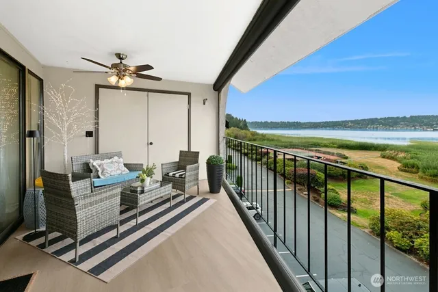 $868,000 | 16925 Inglewood Road Northeast, Unit B305, Kenmore, WA 98028