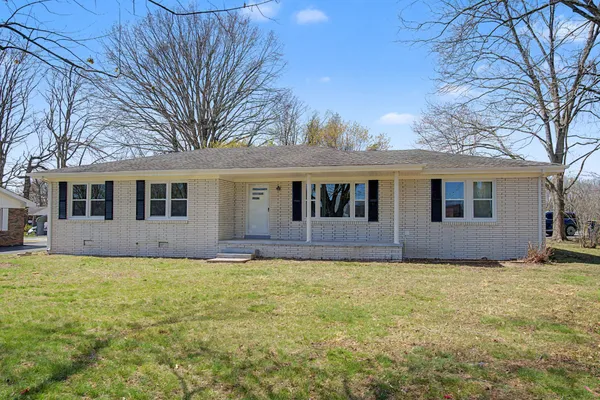 $279,900 | 521 Greenwood Drive, Lafayette, TN 37083