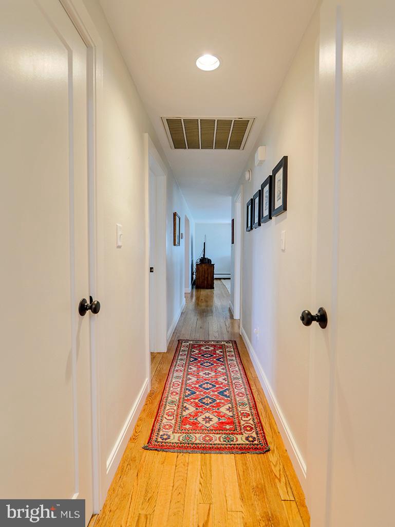 2605 York Road Lewes, DE 19958 - Photo 27 of 50 Hallway to bedrooms
