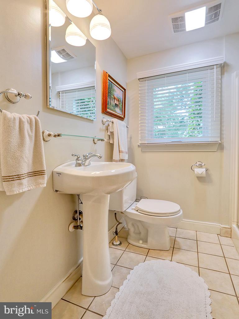 2605 York Road Lewes, DE 19958 - Photo 32 of 50 Guest Bathroom