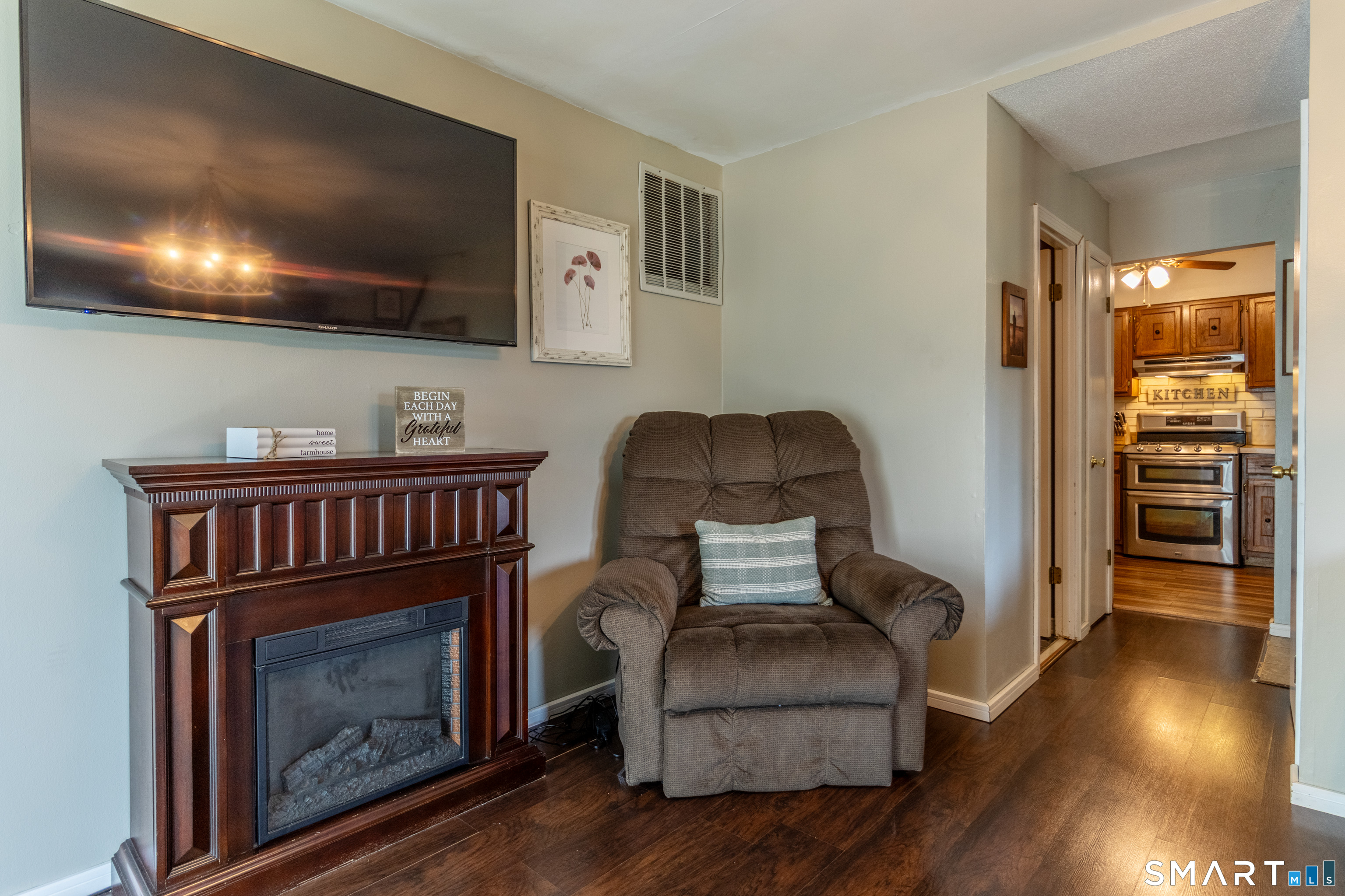 94 Cottonwood Road, Unit 94 Newington, CT 06111 - Photo 8 of 33