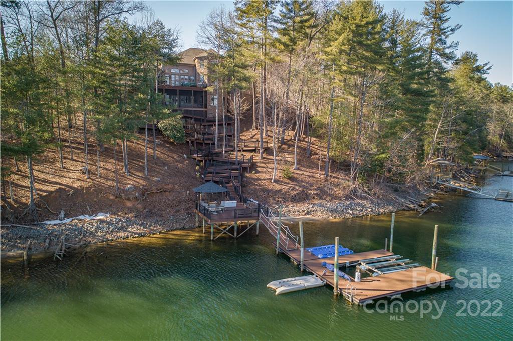 1849 Southpointe Drive Morganton, NC 28655 - Photo 4 of 48 a small garden with wooden fence