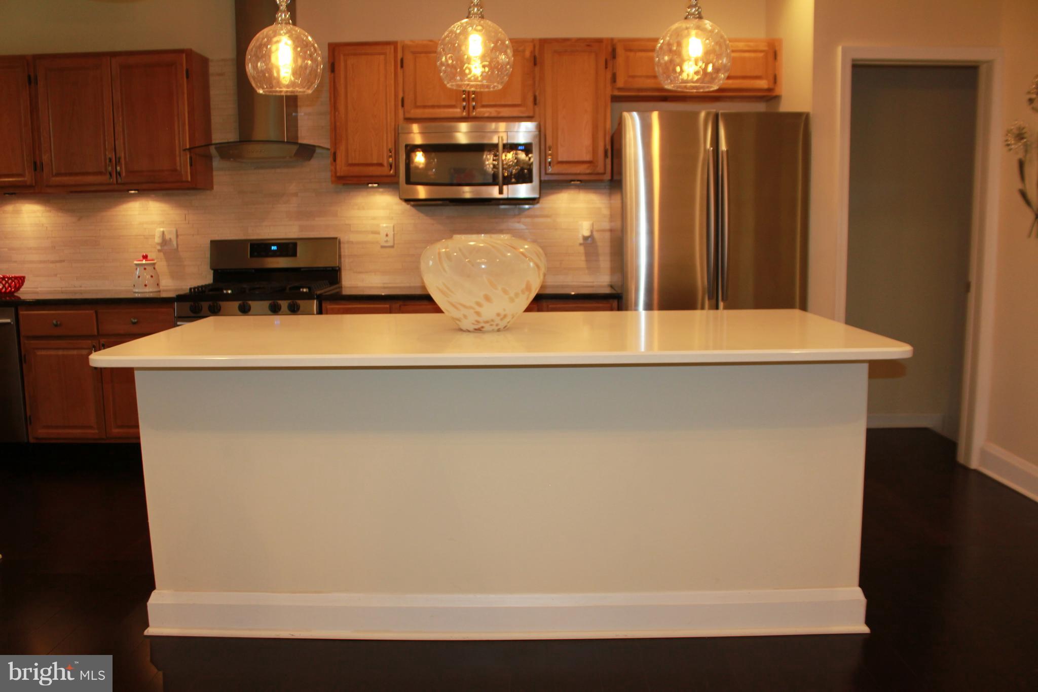 4630 Rokeby Road Baltimore, MD 21229 - Photo 16 of 48 Gorgeous oversize island