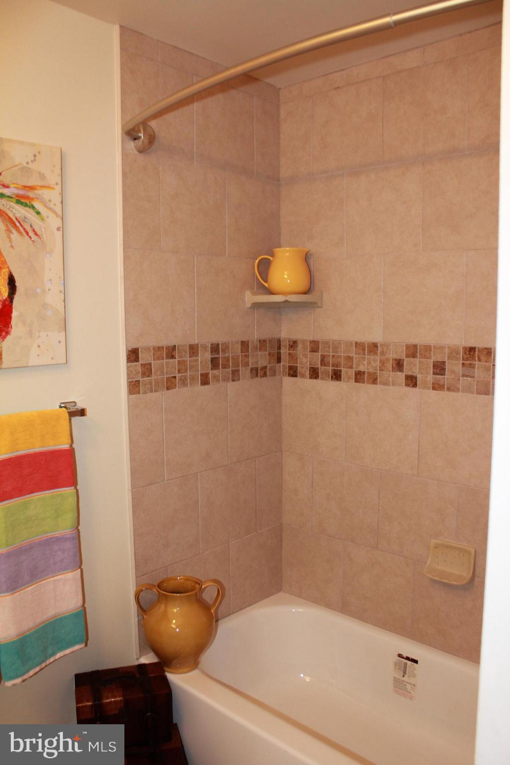 4630 Rokeby Road Baltimore, MD 21229 - Photo 30 of 48 2nd level bath