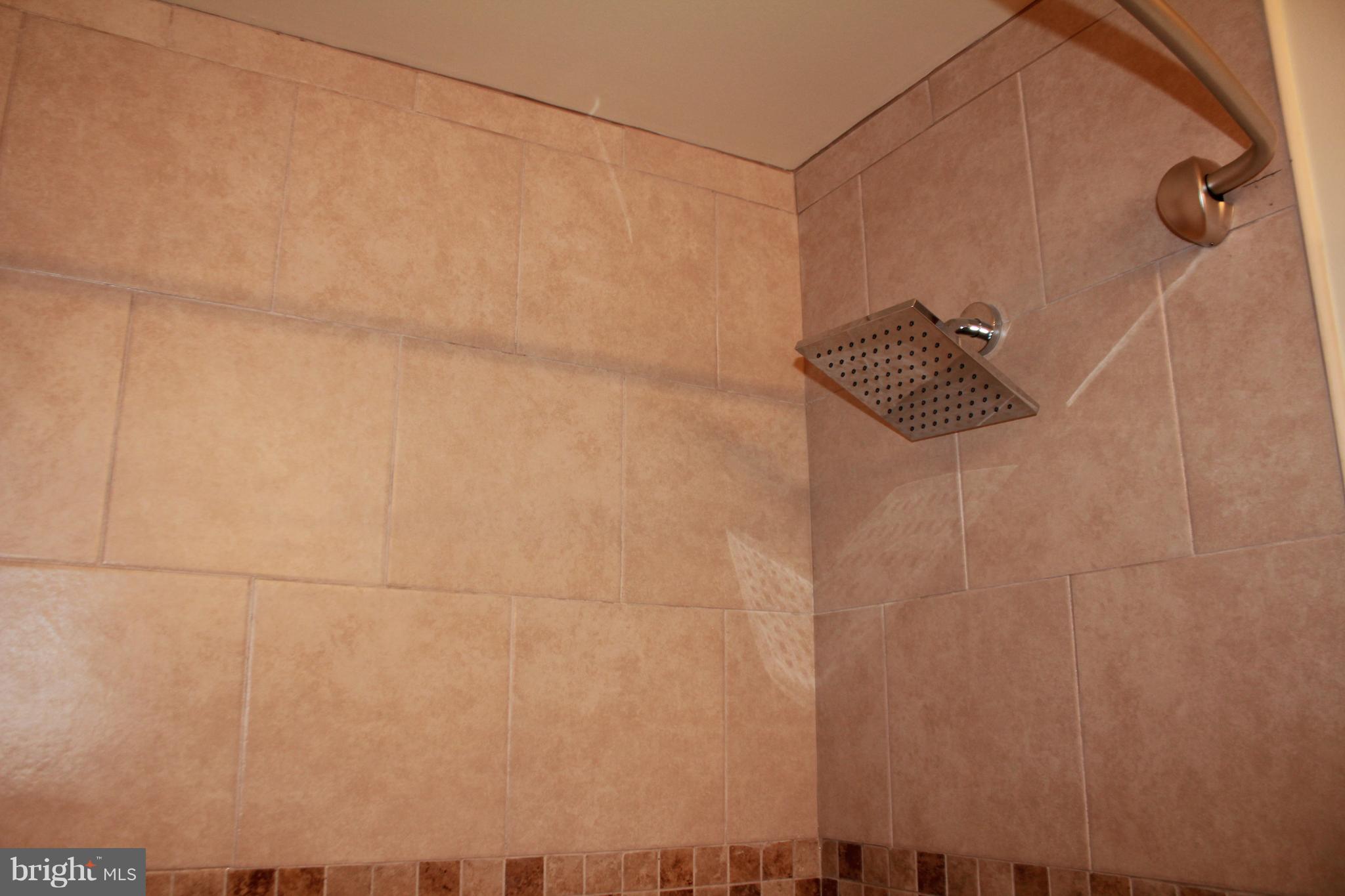 4630 Rokeby Road Baltimore, MD 21229 - Photo 31 of 48 2nd level bath