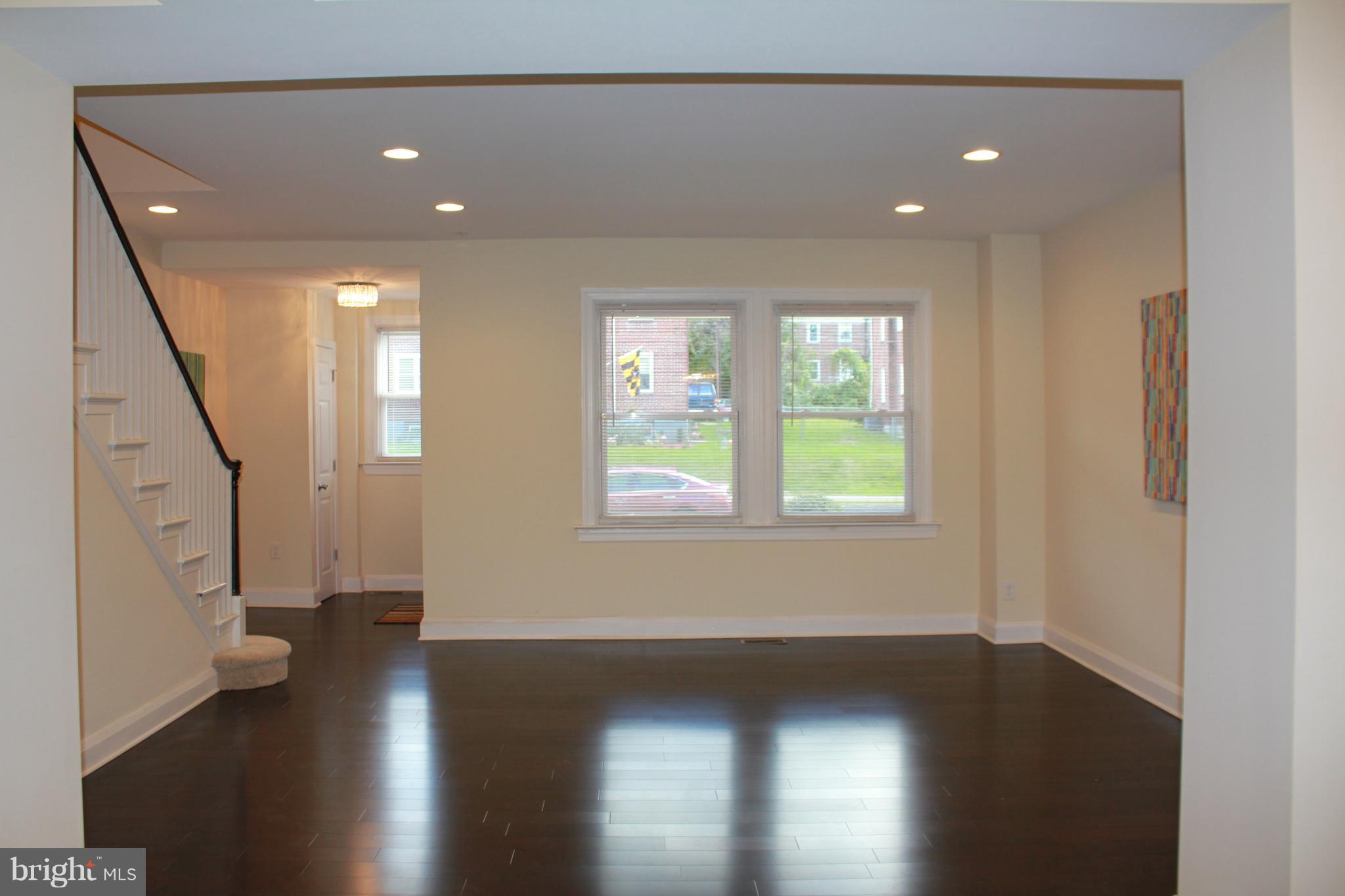 4630 Rokeby Road Baltimore, MD 21229 - Photo 6 of 48 Living Room