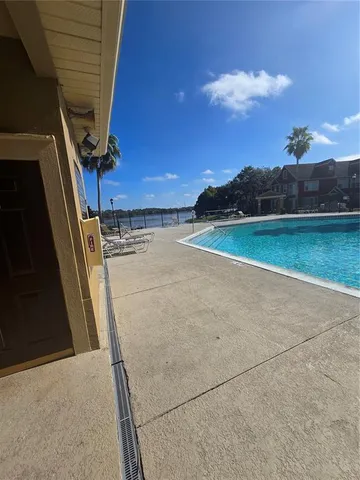 $2,000 | 9228 Lake Chase Island Way, Unit 9228, Tampa, FL 33626