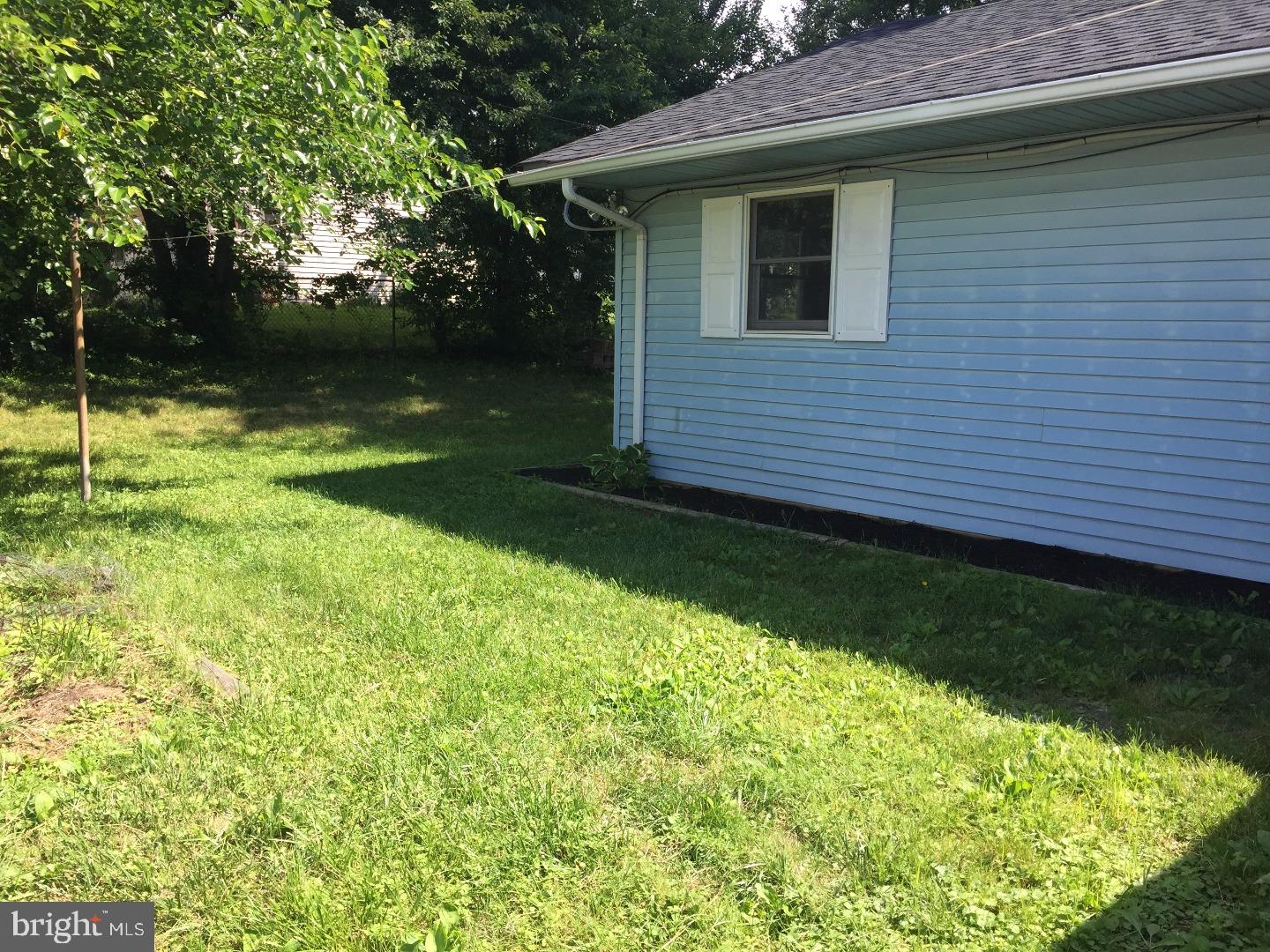 613 Beaumont Road Fairless Hills, PA 19030 - Photo 16 of 17 Side Yard