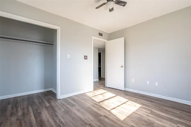 a view of empty room with window