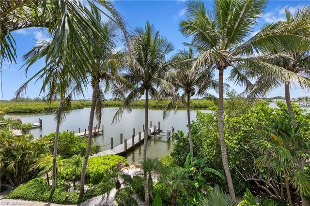 $29,990,000 | 3675 Gordon Drive, Naples, FL 34102