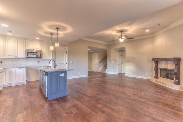 7 Bates Road Lebanon, TN 37087 - Photo 7 of 14 a view of kitchen with sink and microwave