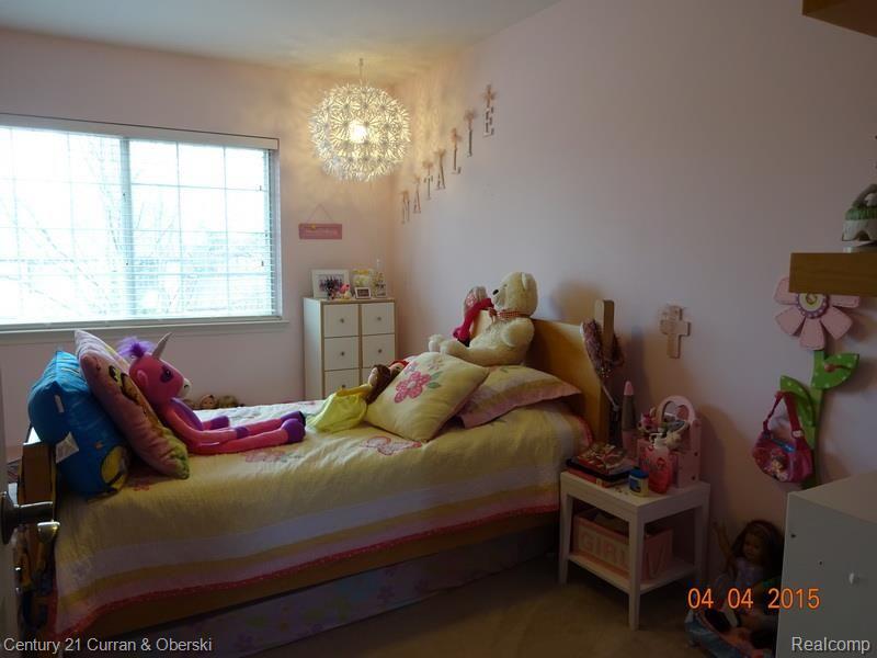41568 Glade Road Canton, MI 48187 - Photo 17 of 42