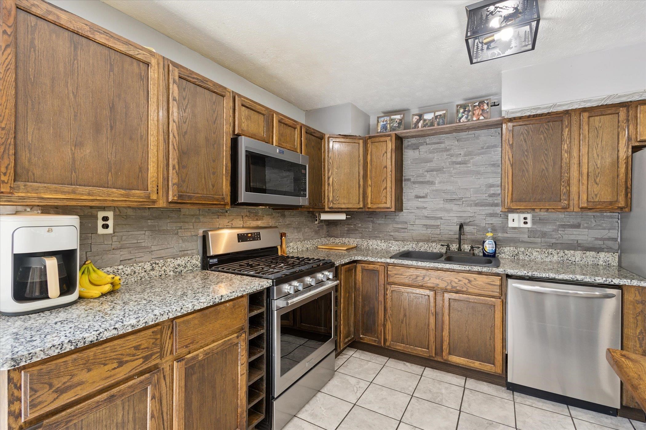 10374 Douglas Road Osceola, IN 46561 - Photo 10 of 36