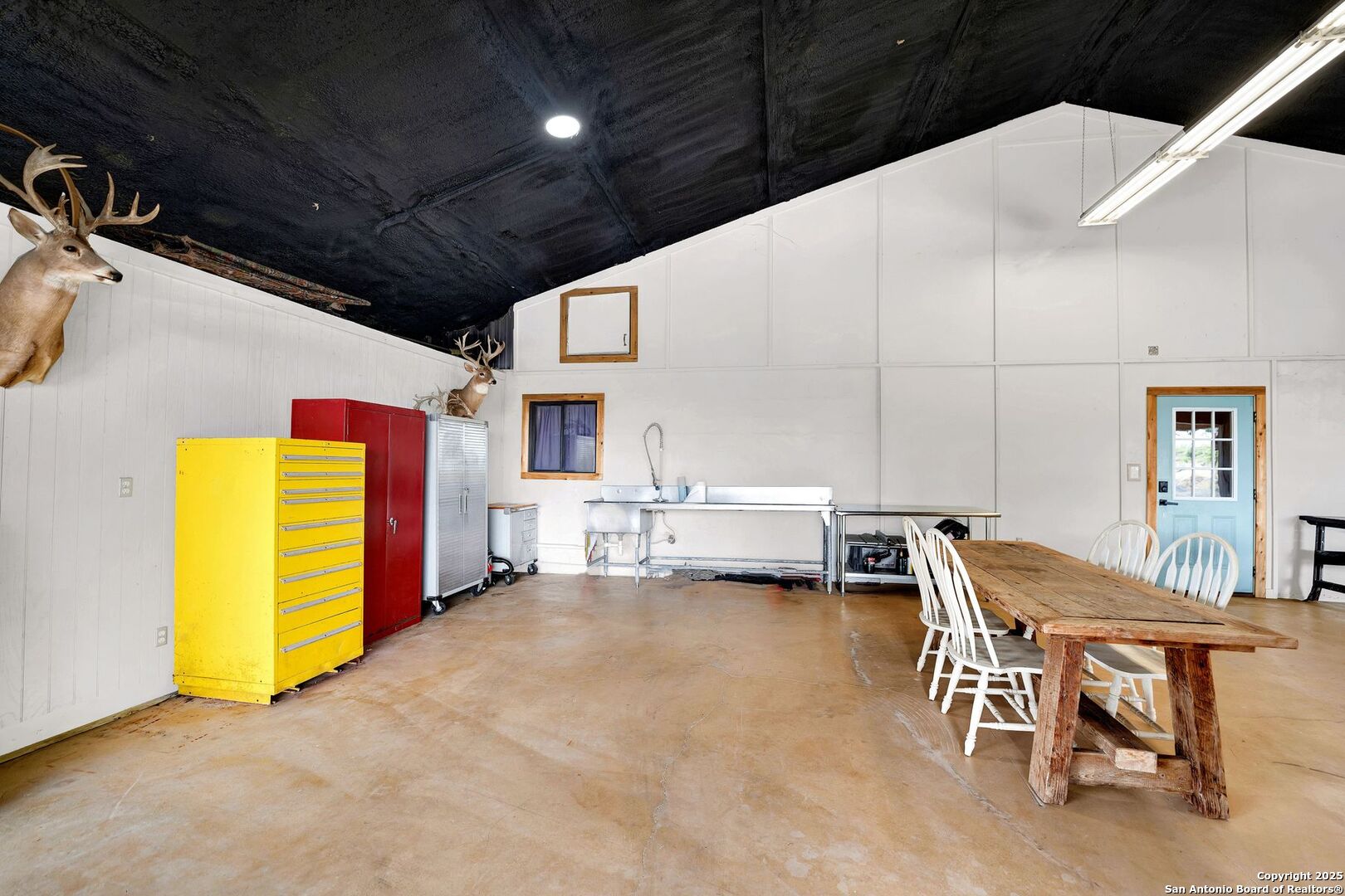 722 County Road 424 Hondo, TX 78861 - Photo 25 of 45 a view of a kitchen with furniture and a kitchen