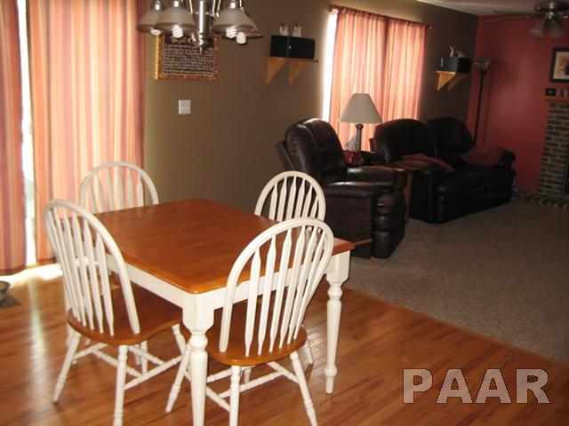 1516 Kingsbury Road Washington, IL 61571 - Photo 5 of 18 Gallery Image 5