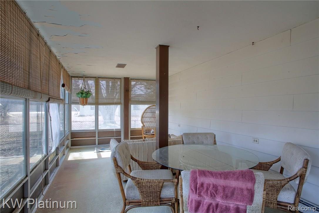 7125 Marsh Road Marine City, MI 48039 - Photo 12 of 40 Sunporch.jpg