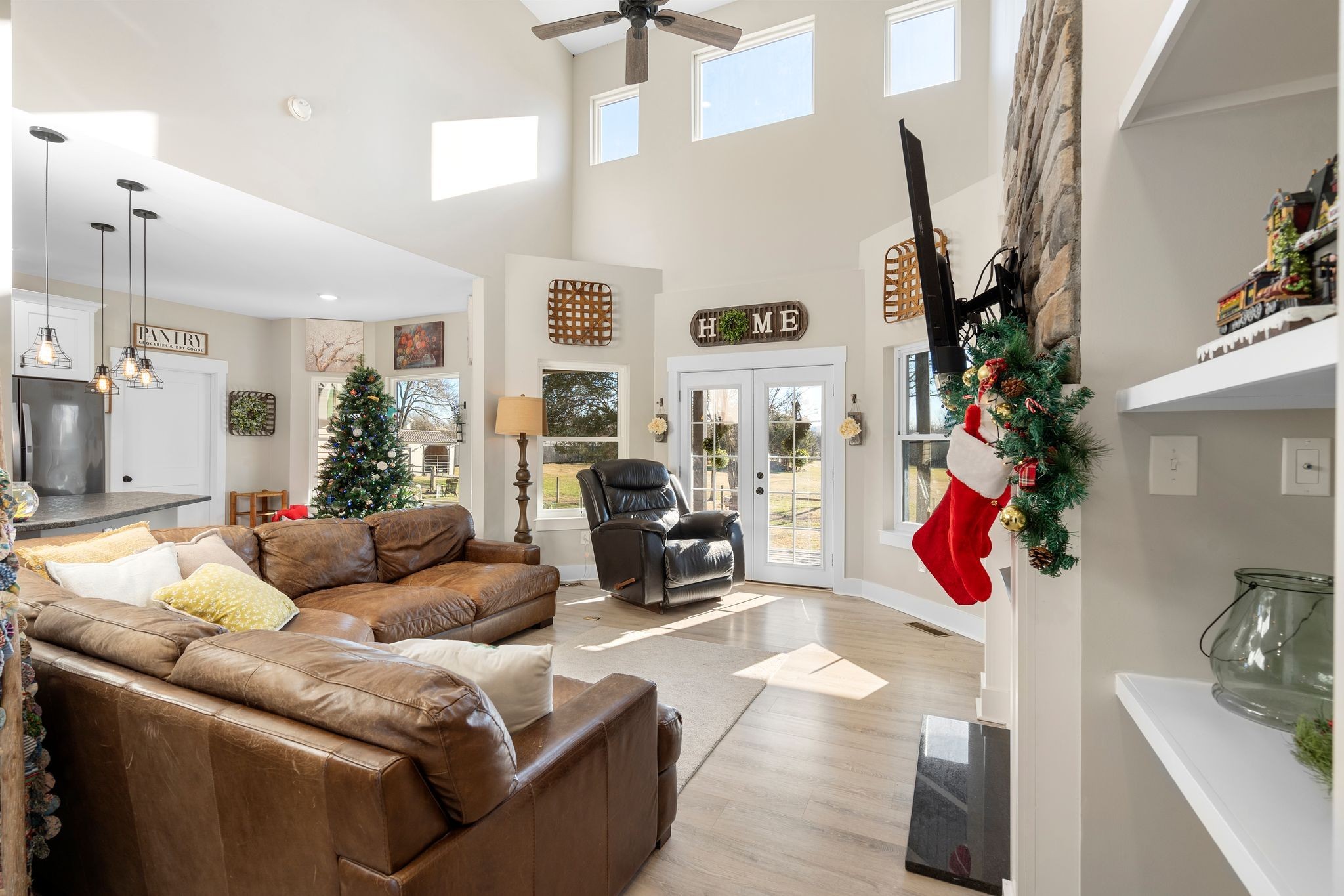 5650 Sledge Road Christiana, TN 37037 - Photo 7 of 50 a living room with furniture flower pot and a fireplace
