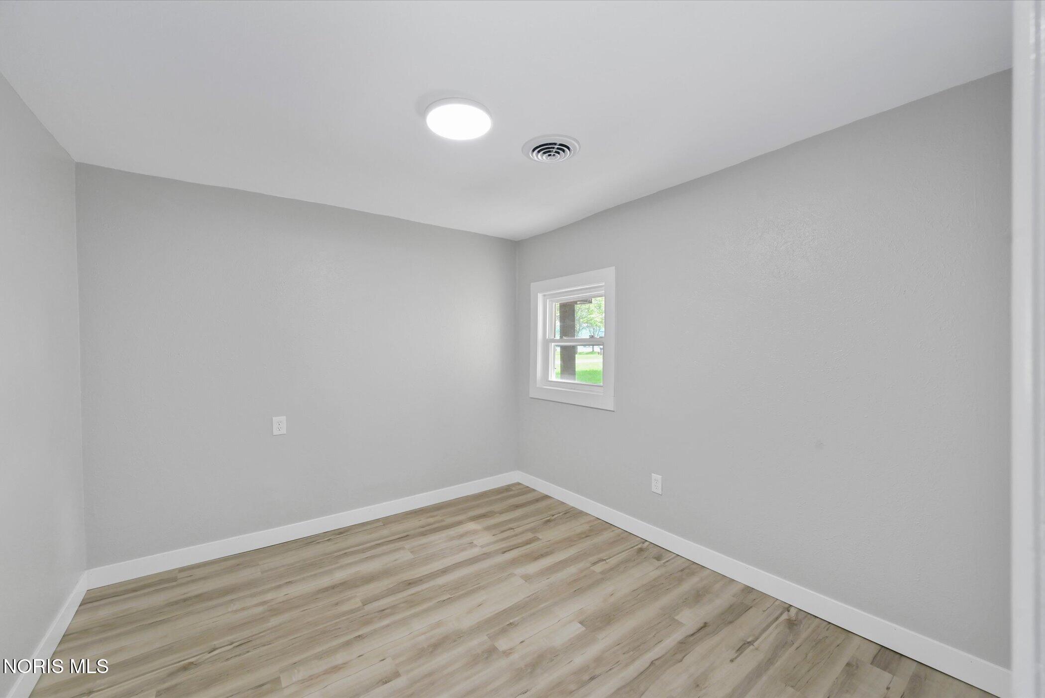 1374 Gage Road Toledo, OH 43612 - Photo 18 of 27 Gallery Image 18